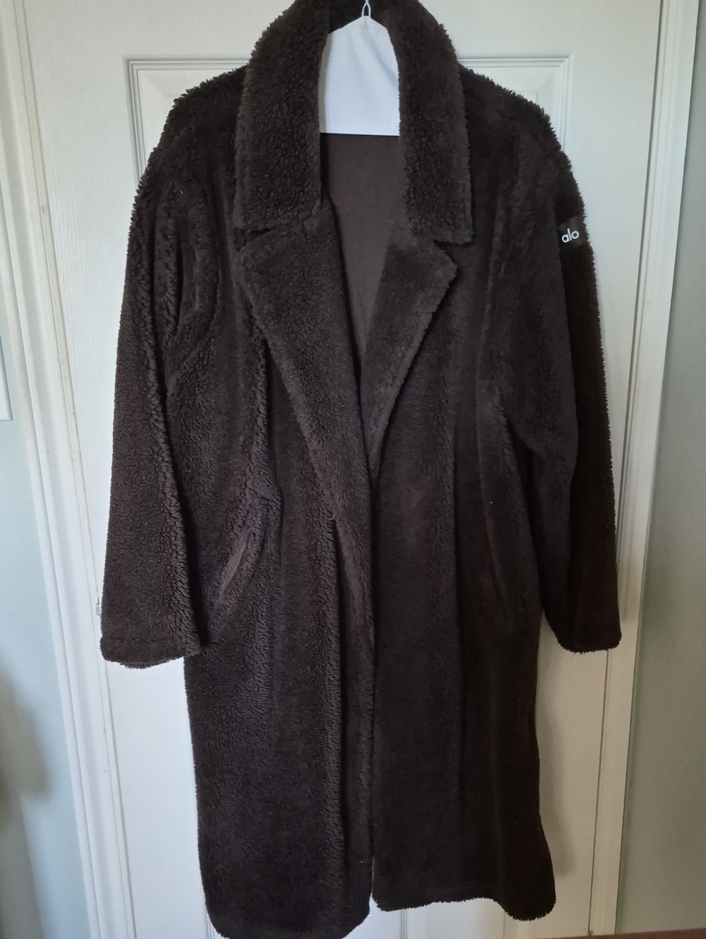 Alo Yoga Oversized Sherpa Trench Coat Espresso - Dry Cleaned